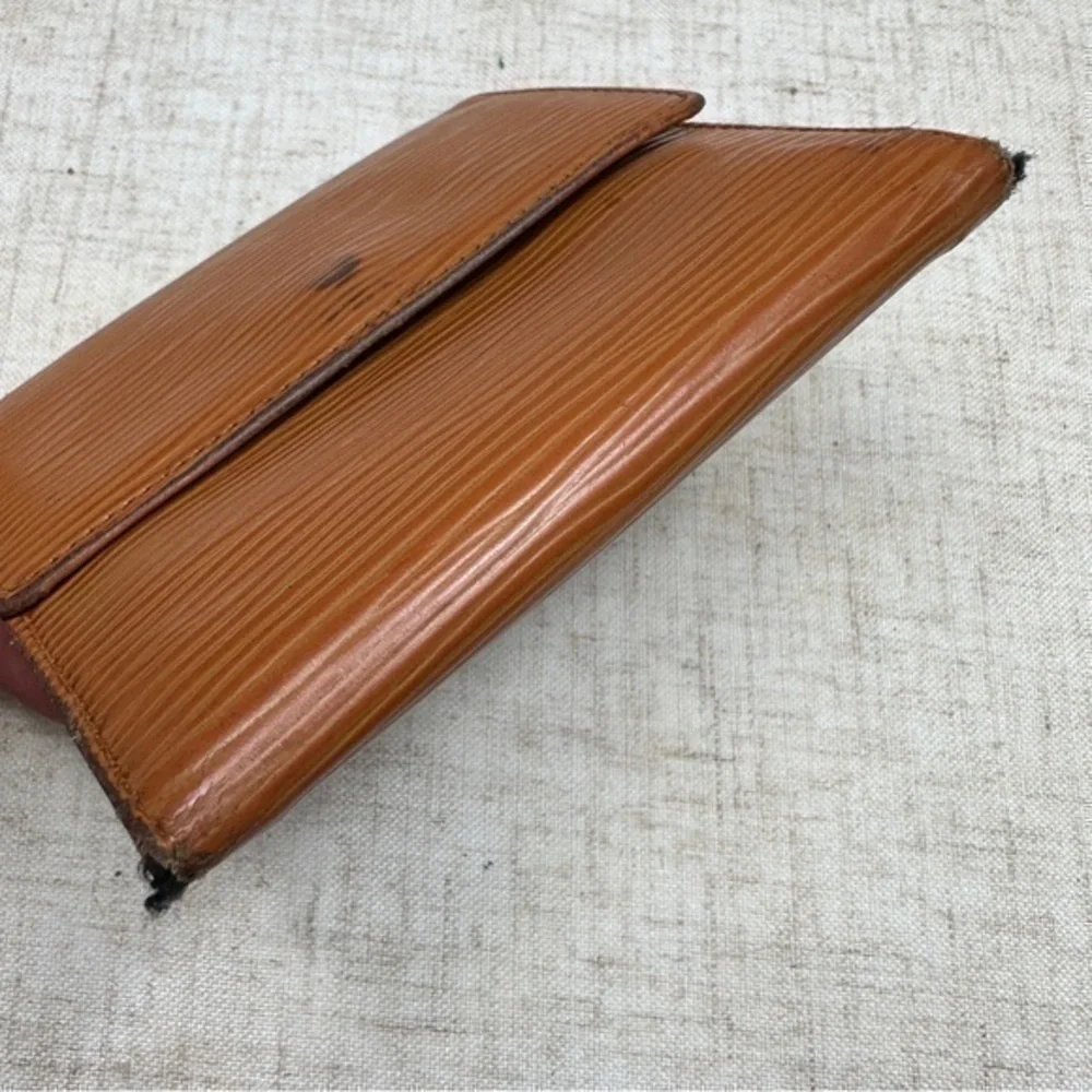 AUTHENTIC Louis Vuitton Marco Wallet. Color: Brown